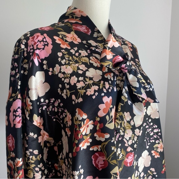 byTiMo Tie Neck Floral Print Satin Blouse Top Pussycat Bow Size M - Picture 9 of 13